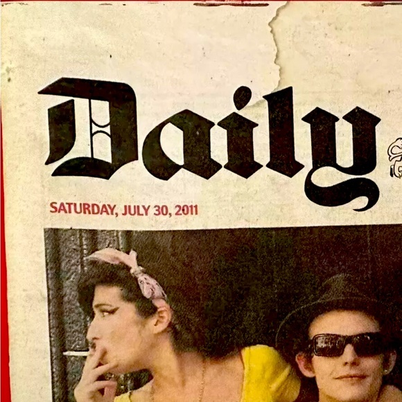 AMY WINEHOUSE Daily Mail Exposé 1 Week After Amy’s Passing. Sat. 30th July 2011 - Picture 2 of 3